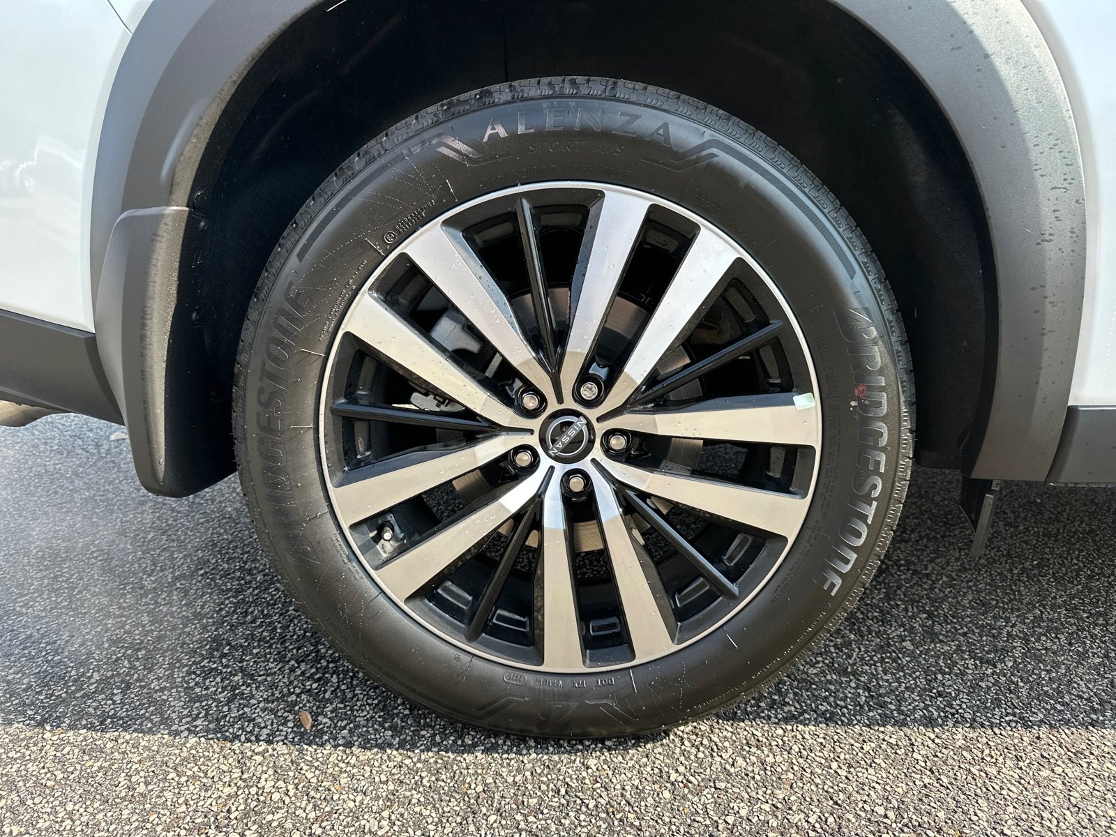 New 2025 Nissan Pathfinder Platinum image 18