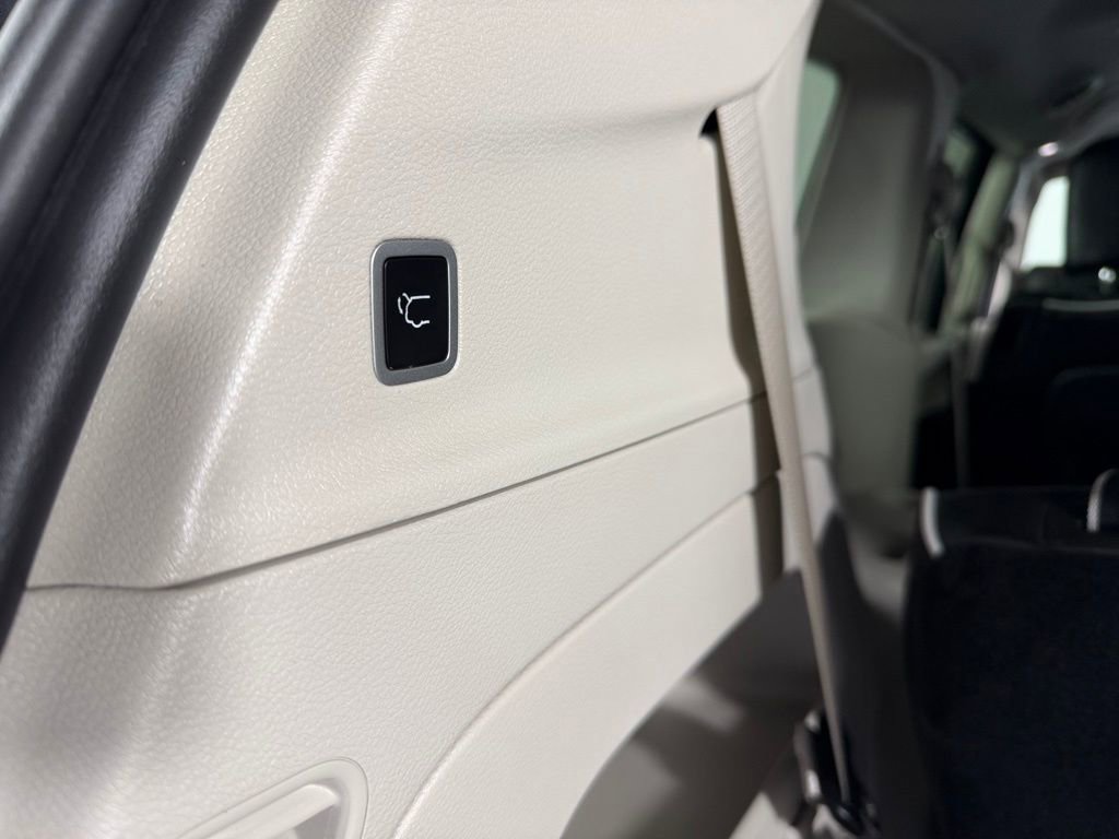 Used 2024 Chrysler Pacifica Limited image 30