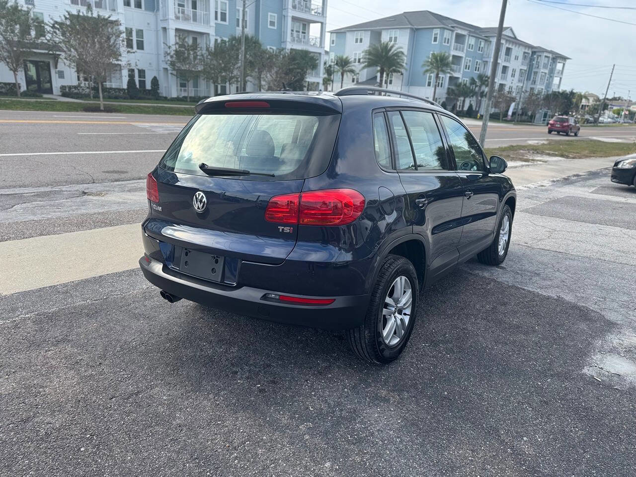 Used 2016 Volkswagen Tiguan S image 8