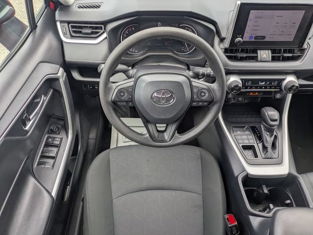 Used 2025 Toyota RAV4 XLE AWD/4WD image 16