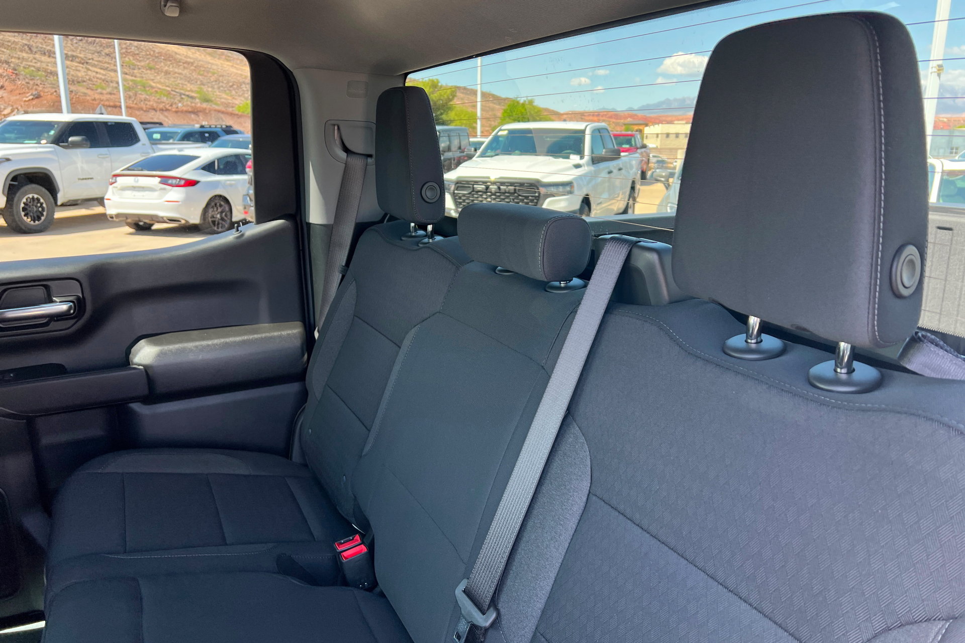 New 2026 Chevrolet Silverado 1500 Custom w/ LPO, Dark Essentials Package AWD/4WD image 21