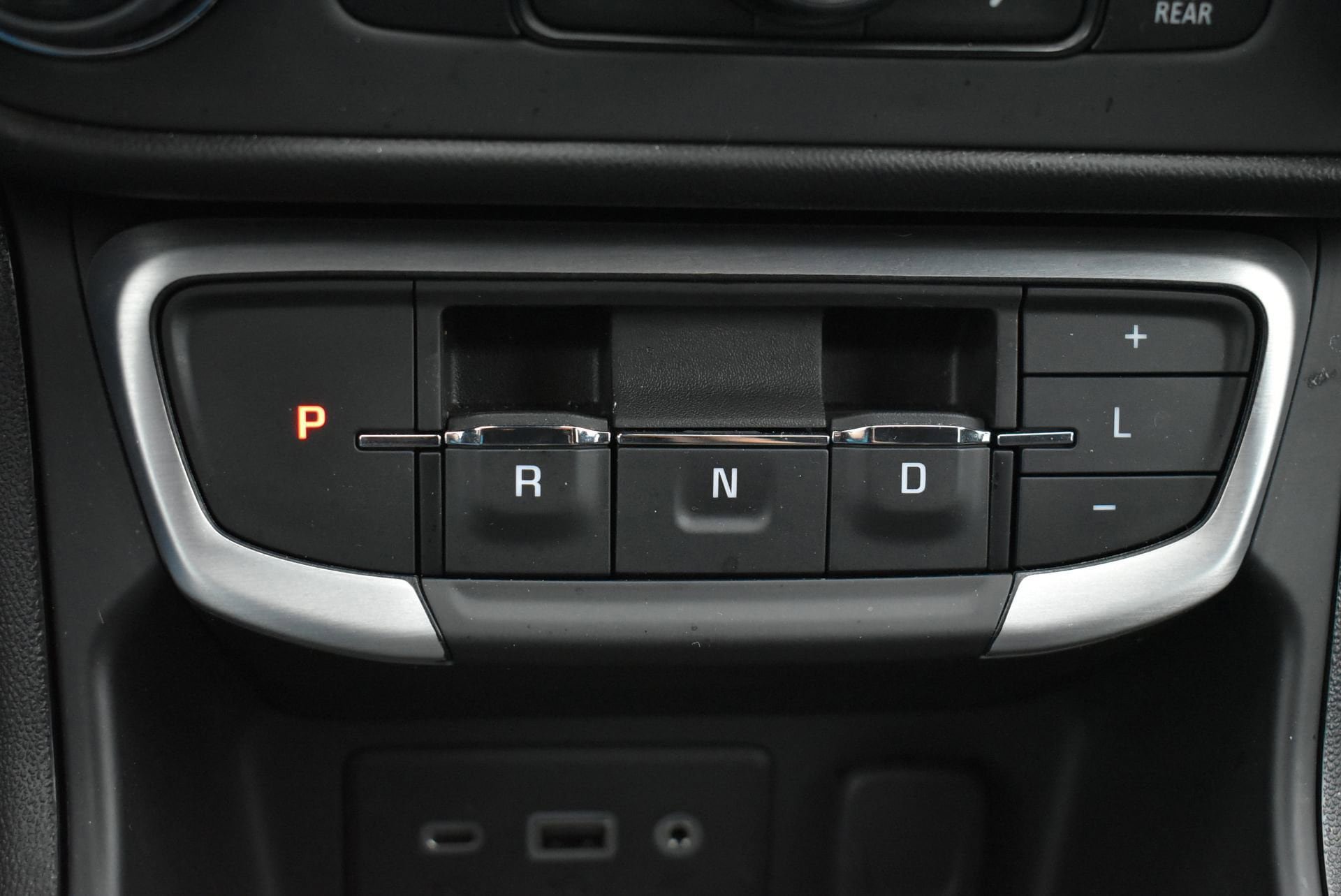 Used 2023 GMC Terrain SLE w/ Driver Convenience Package FWD image 32