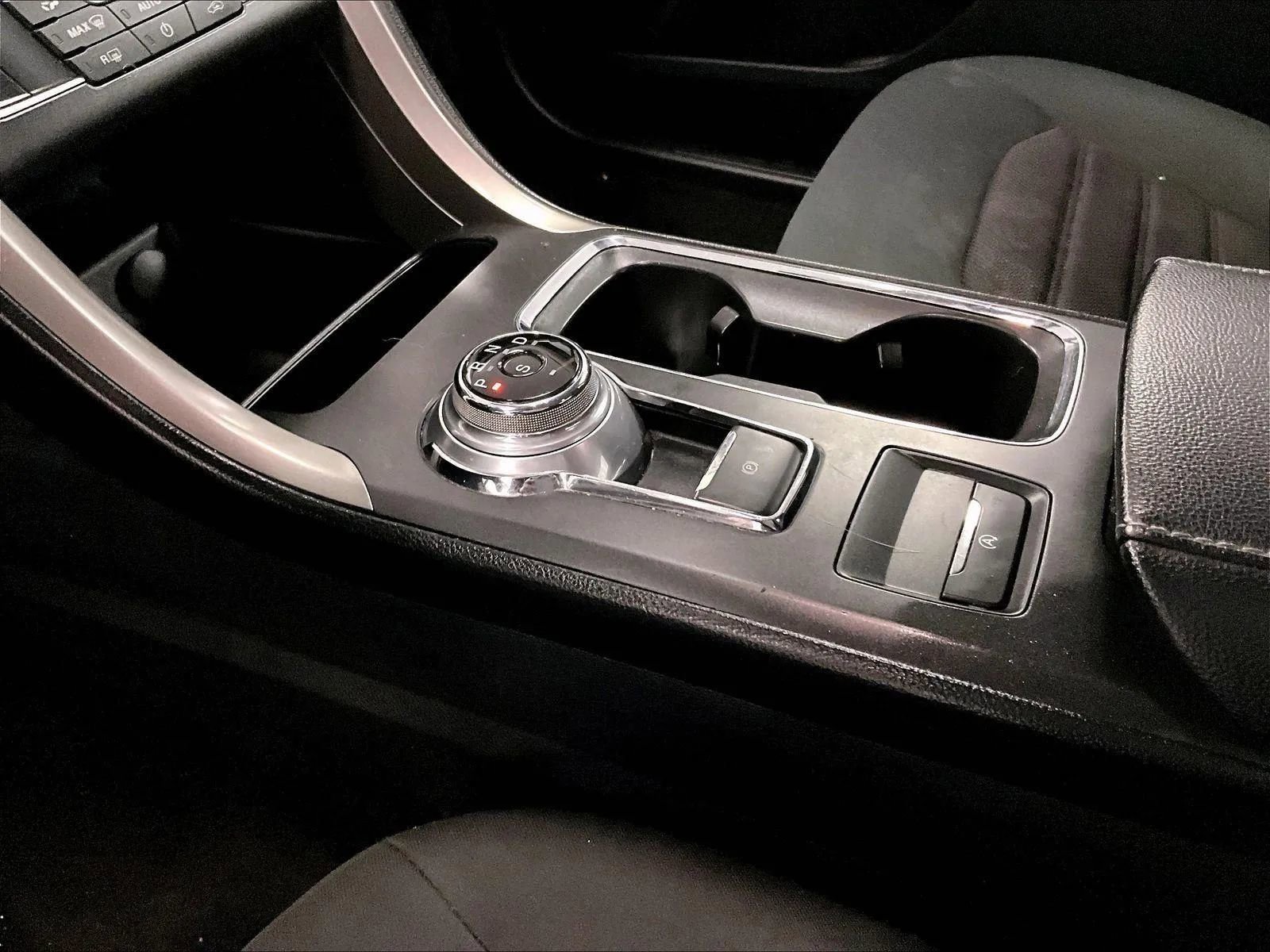 Used 2019 Ford Fusion SE image 17