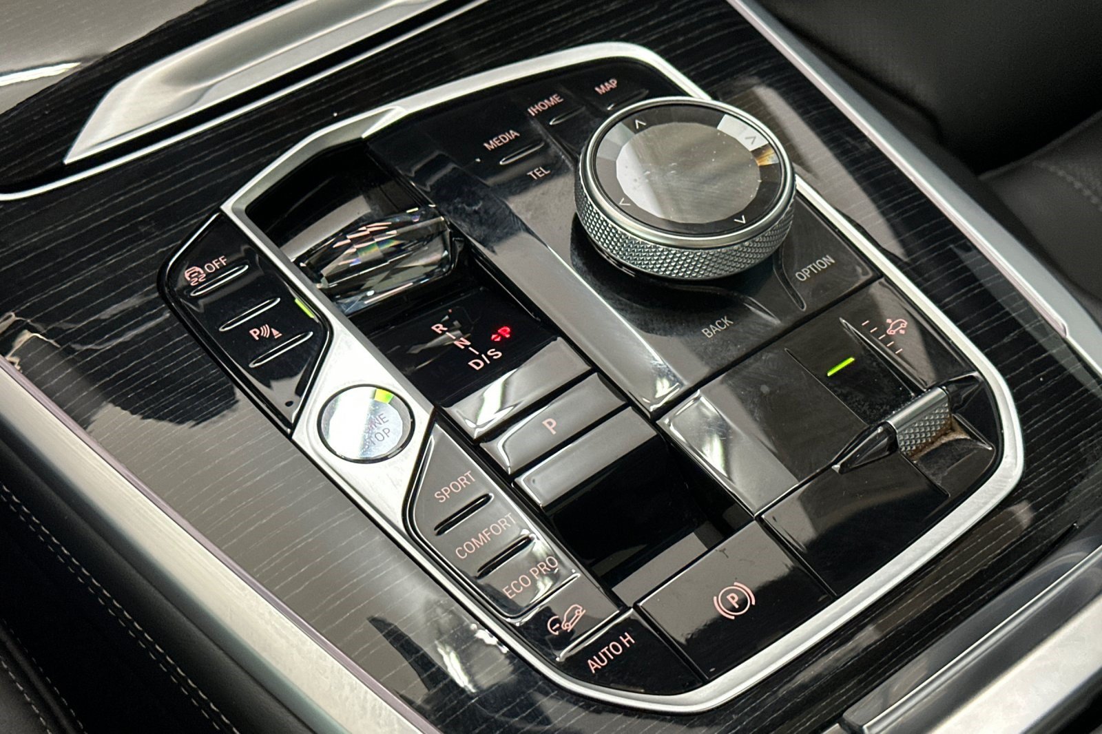 Certified 2025 BMW X7 M60i AWD/4WD image 17