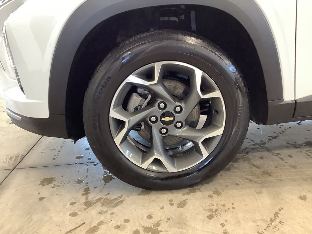 Used 2024 Chevrolet Trax LT w/ Driver Confidence Package FWD image 10