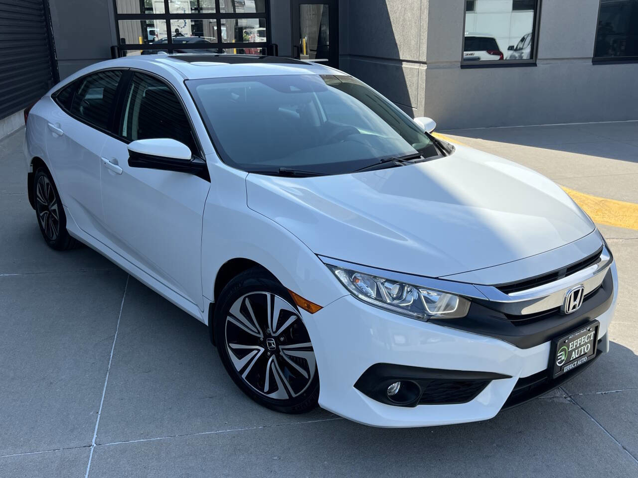 Used 2017 Honda Civic EX-T image 6