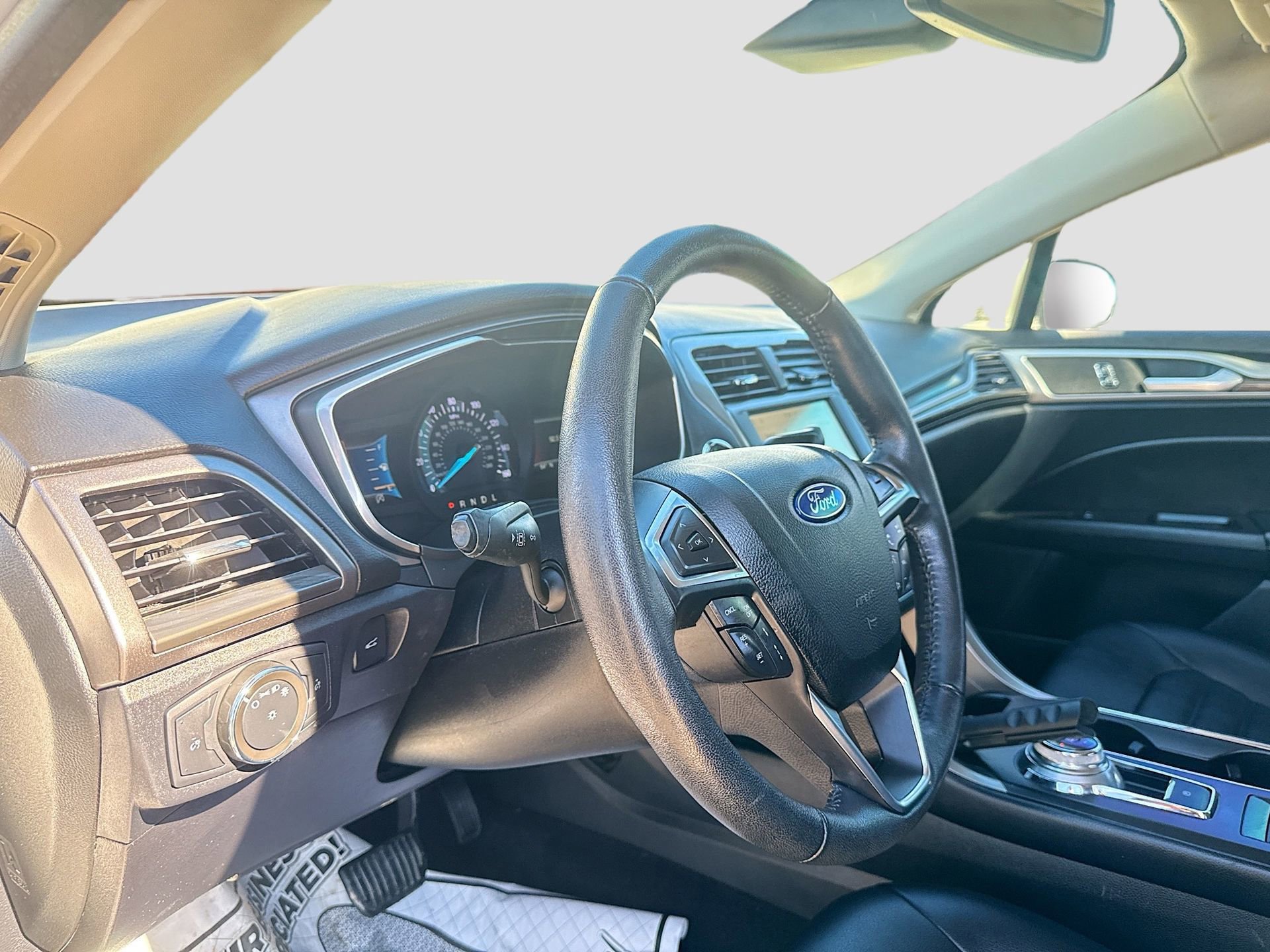 Used 2020 Ford Fusion SEL image 11