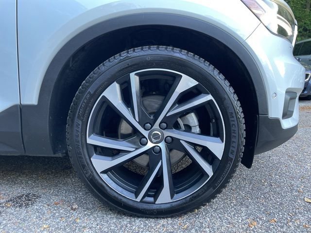 Used 2020 Volvo XC40 T5 R-Design w/ Protection Package AWD/4WD image 23
