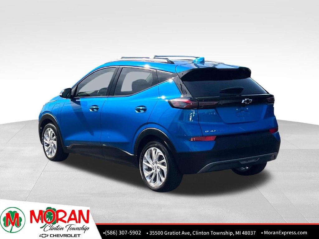 Certified 2023 Chevrolet Bolt EUV LT w/ Comfort Package FWD image 4