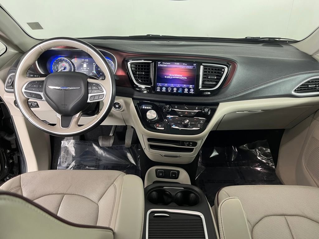 Used 2020 Chrysler Pacifica Limited image 17