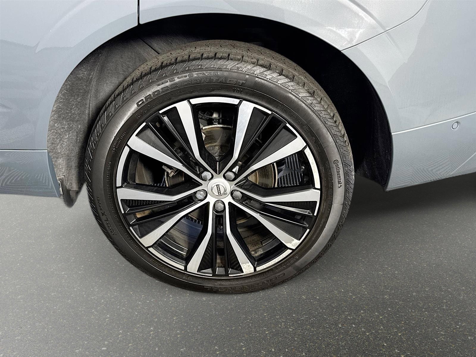 Used 2023 Volvo XC60 B5 Plus w/ Climate Package image 34