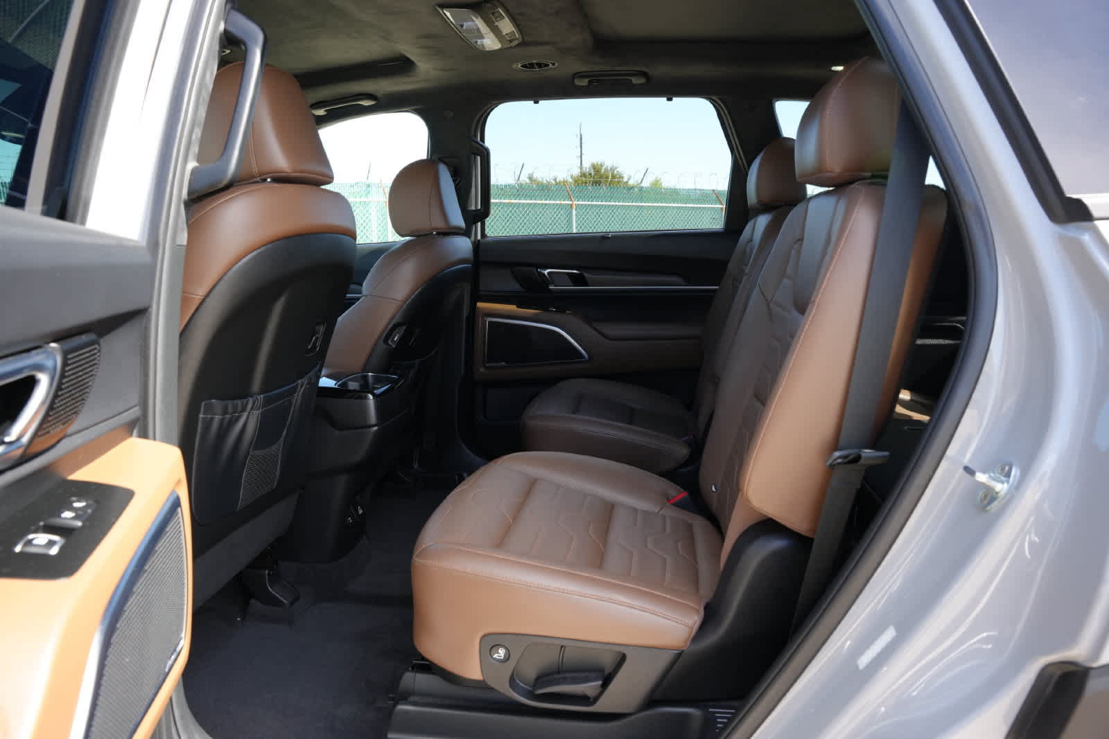 Used 2022 Kia Telluride SX w/ SX Prestige Package AWD/4WD image 18