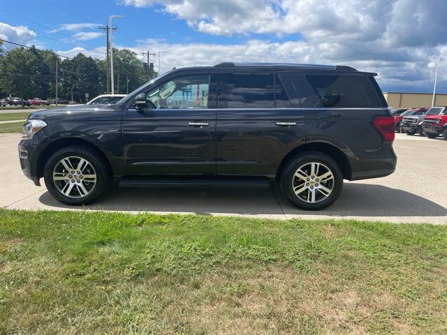 Used 2024 Ford Expedition Limited image 12