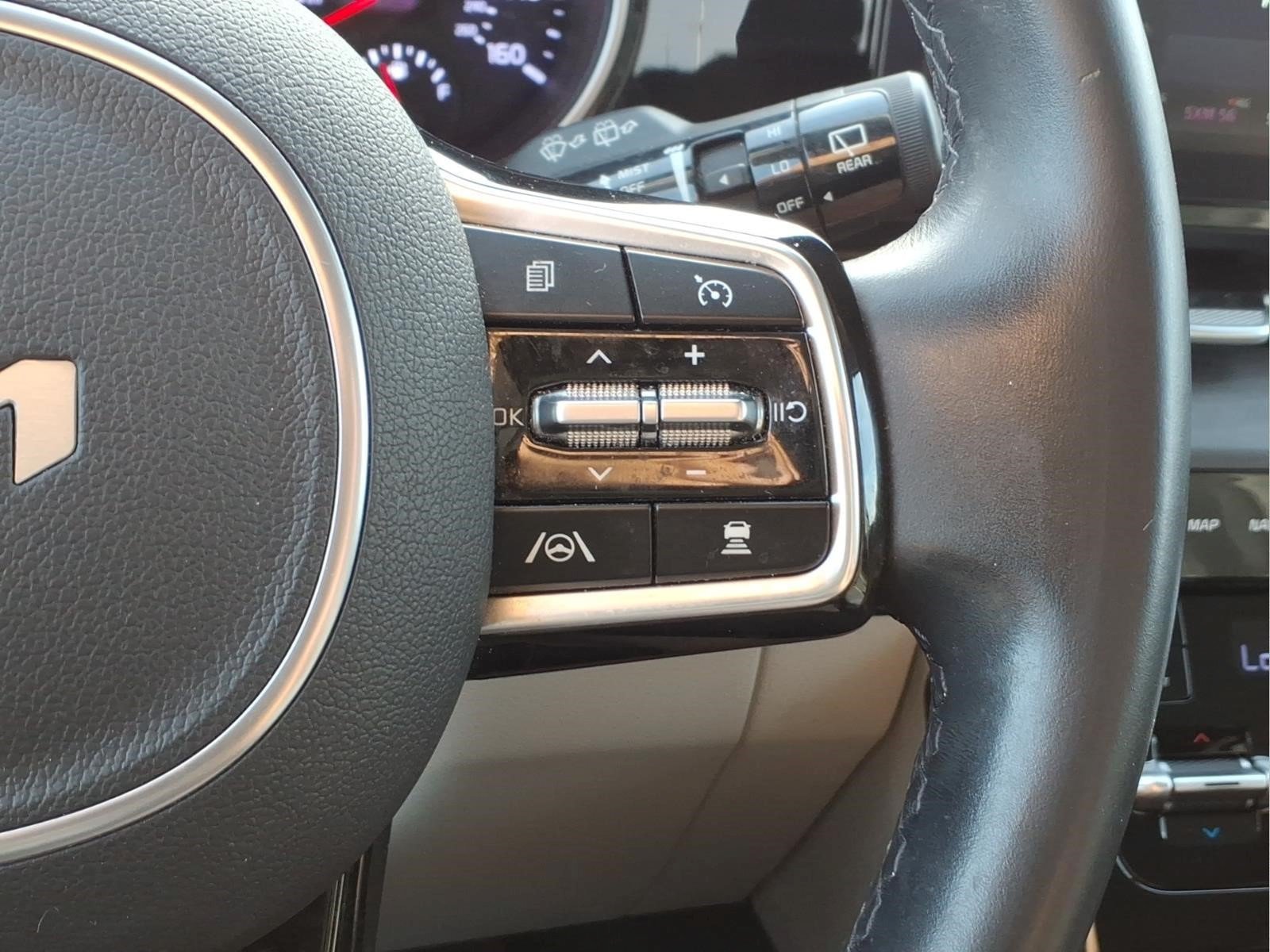 Used 2022 Kia Carnival EX FWD image 15