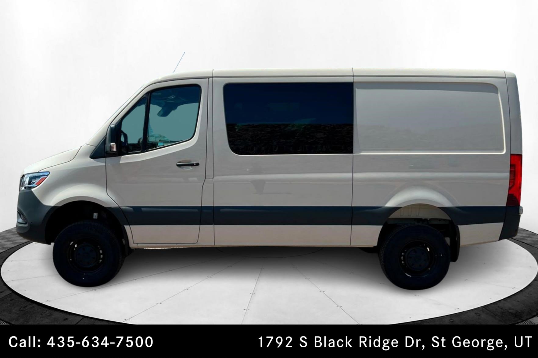 Used 2025 Mercedes-Benz Sprinter 2500 image 2