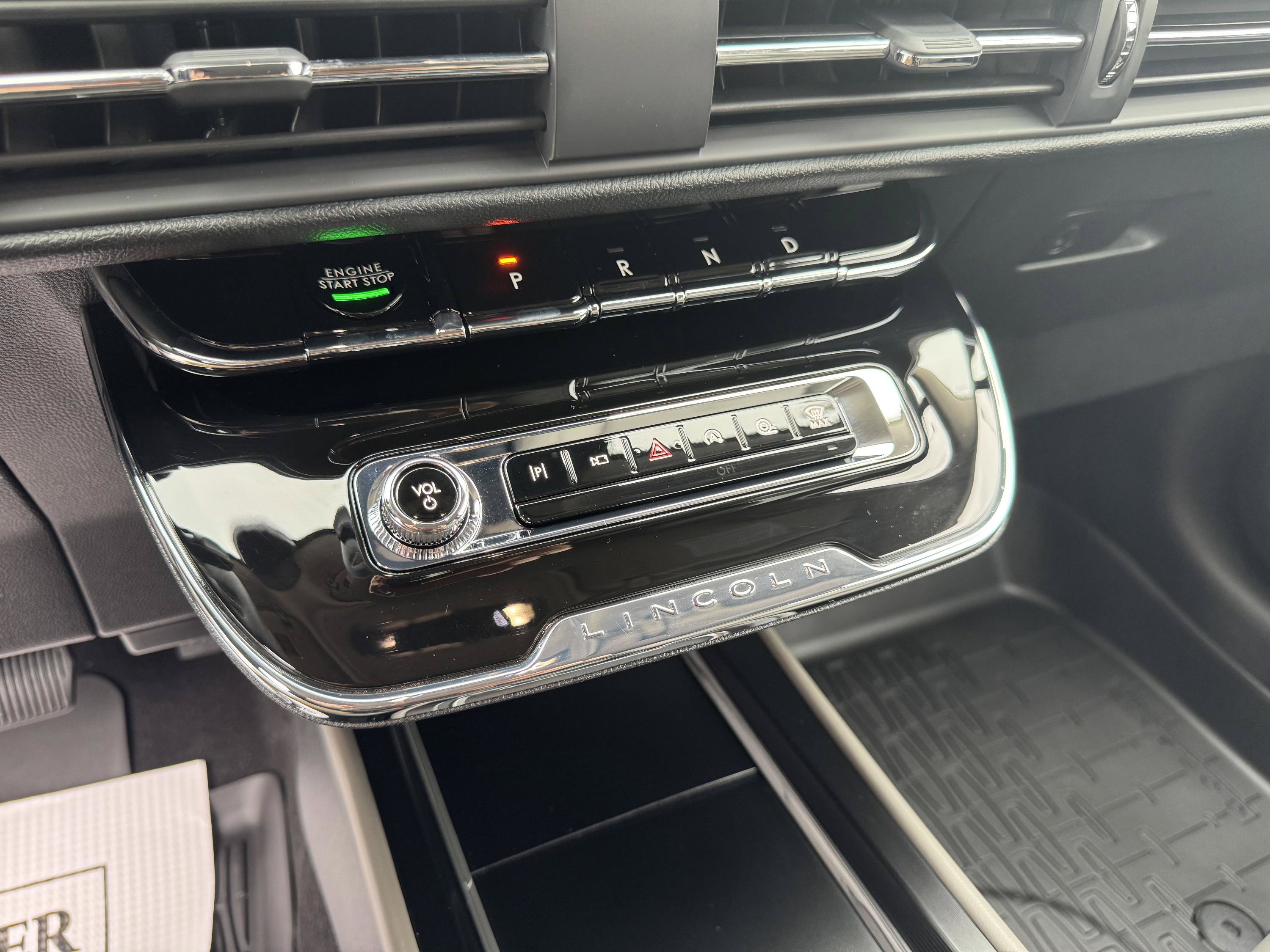 New 2026 Lincoln Corsair Premiere AWD/4WD image 18