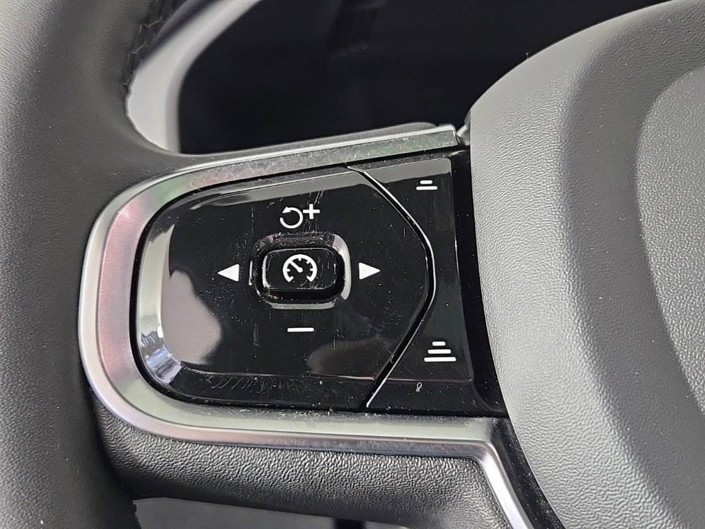 Certified 2024 Volvo XC60 T8 Ultimate image 32