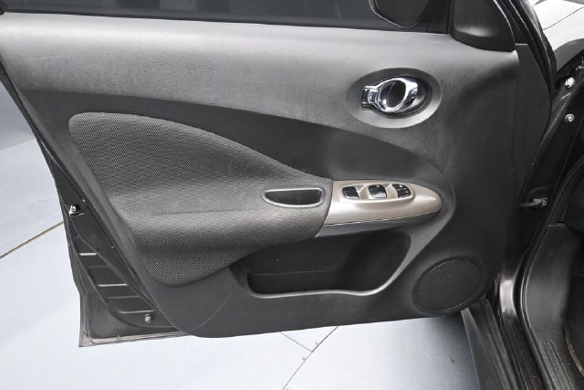 Used 2014 Nissan Juke S FWD image 13