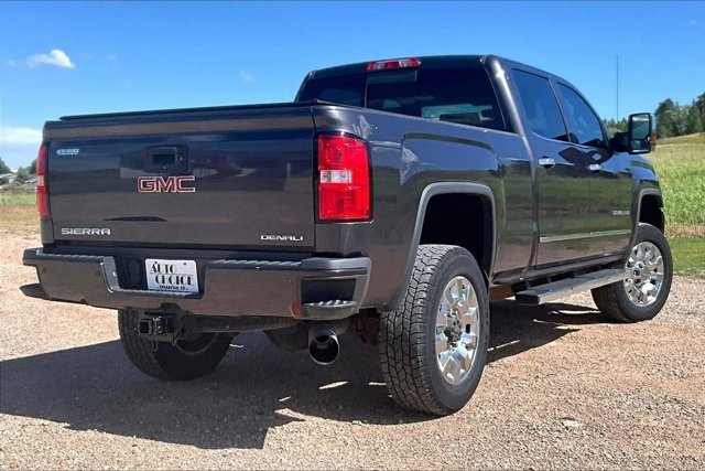 Used 2015 GMC Sierra 2500 Denali w/ Duramax Plus Package AWD/4WD image 5
