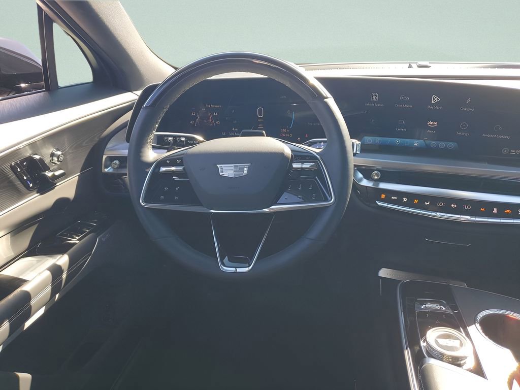 Used 2025 Cadillac Lyriq Luxury image 15