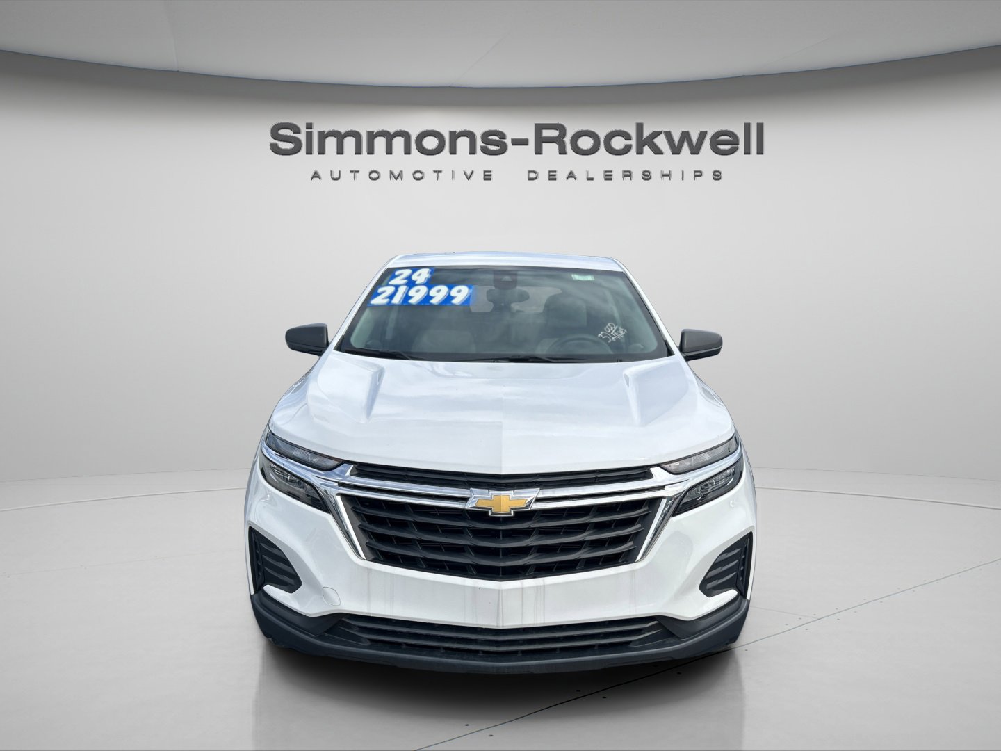 Used 2024 Chevrolet Equinox LS w/ LS Convenience Package image 2