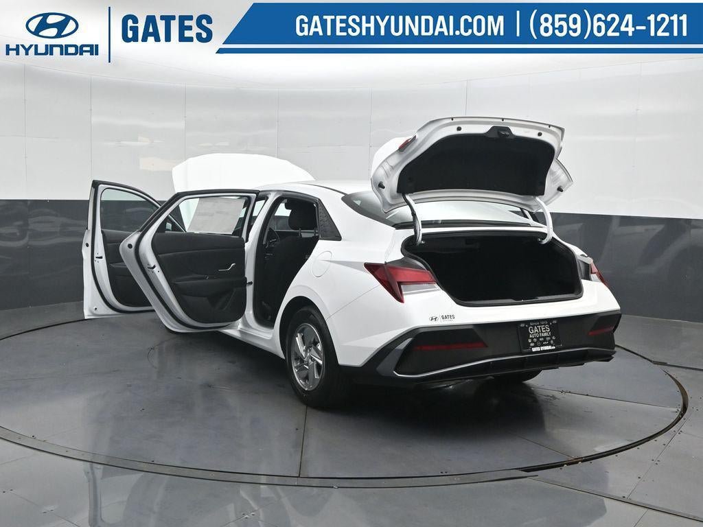 New 2026 Hyundai Elantra SE FWD image 52