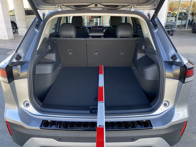 New 2026 Volkswagen Tiguan SE FWD image 16