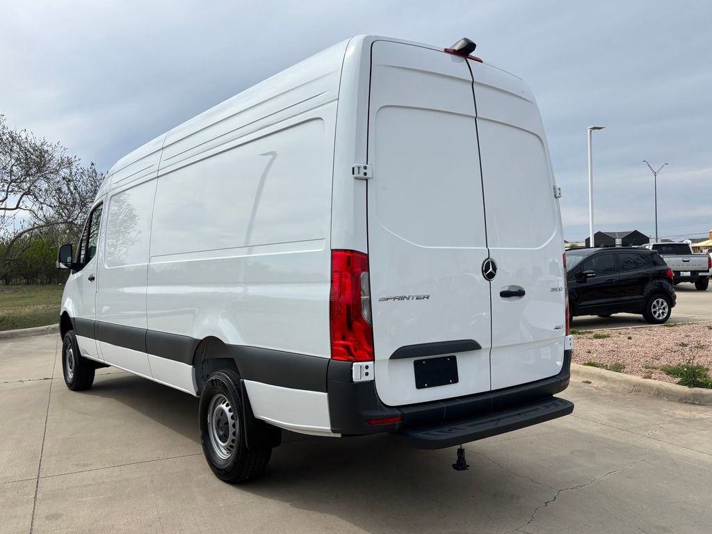 Used 2025 Mercedes-Benz Sprinter 2500 image 3