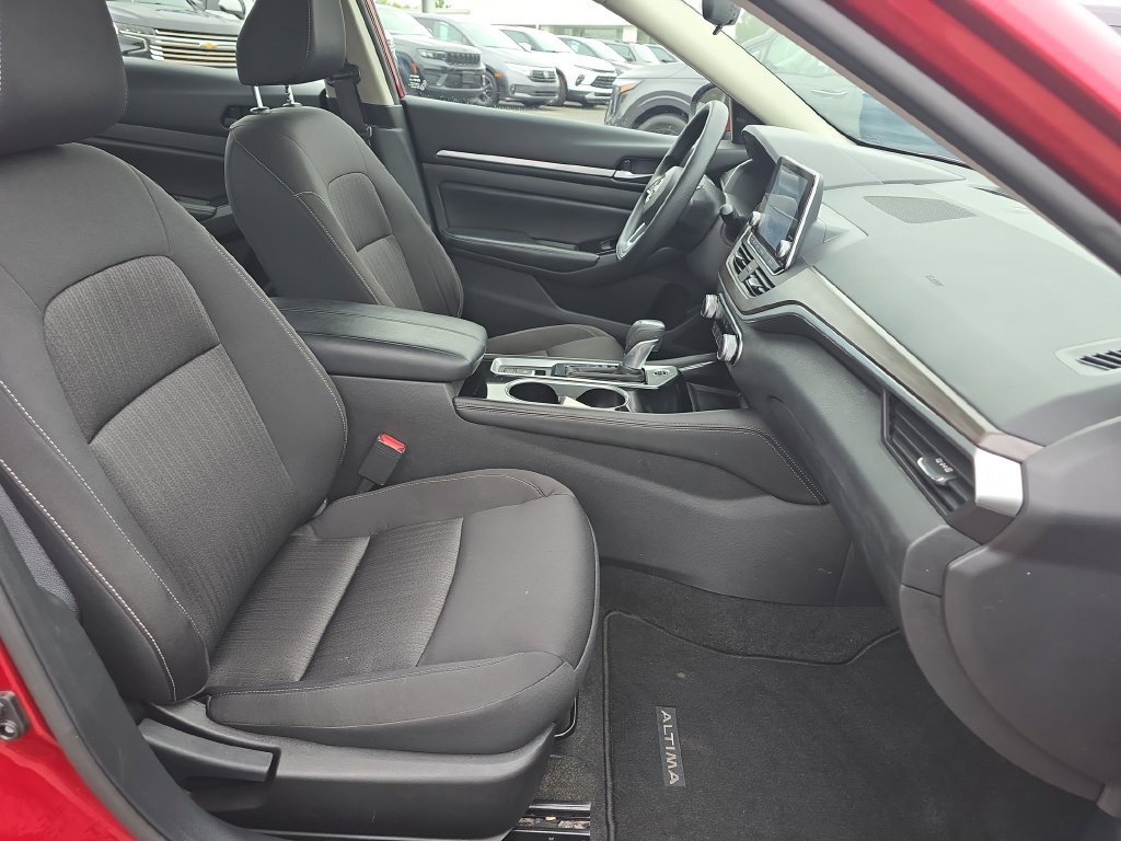 Used 2023 Nissan Altima 2.5 SV AWD/4WD image 19