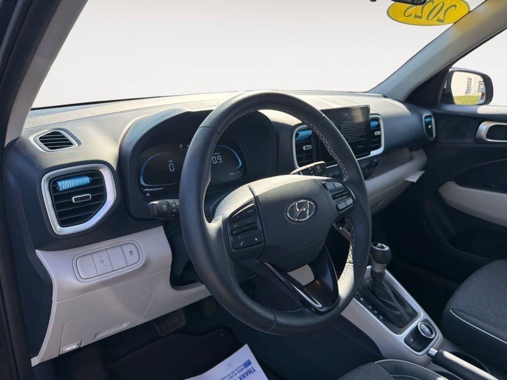 New 2025 Hyundai Venue Limited FWD image 14