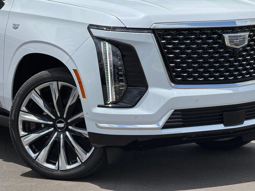 New 2026 Cadillac Escalade Luxury w/ Touring Package AWD/4WD image 12