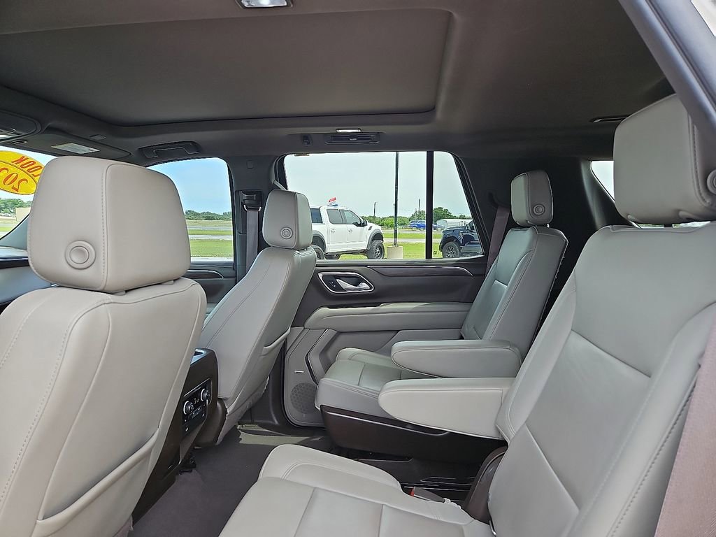 Used 2022 Chevrolet Tahoe Z71 w/ Z71 Off-Road Package AWD/4WD image 17