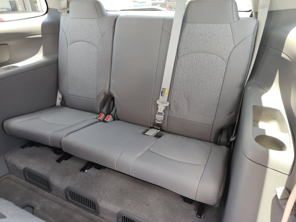 Used 2016 GMC Acadia SLE FWD image 29