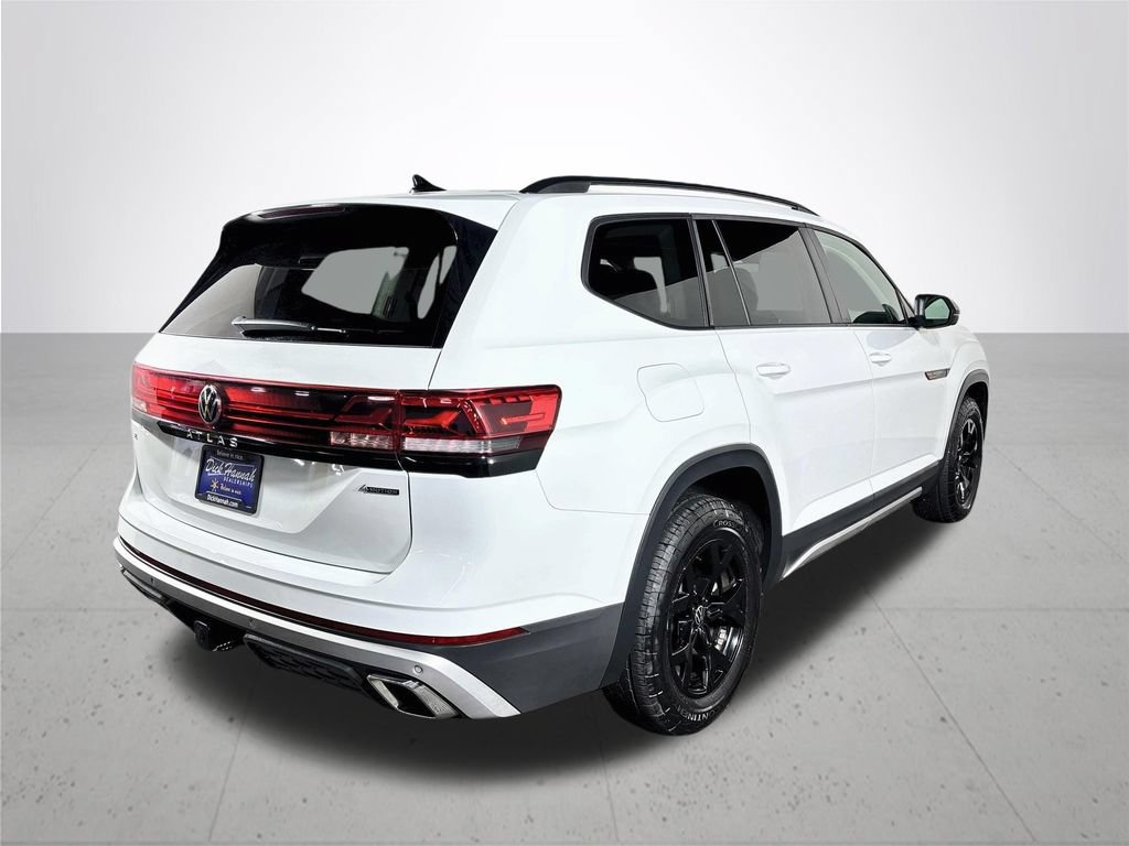 Certified 2024 Volkswagen Atlas Peak Edition SE AWD/4WD image 7