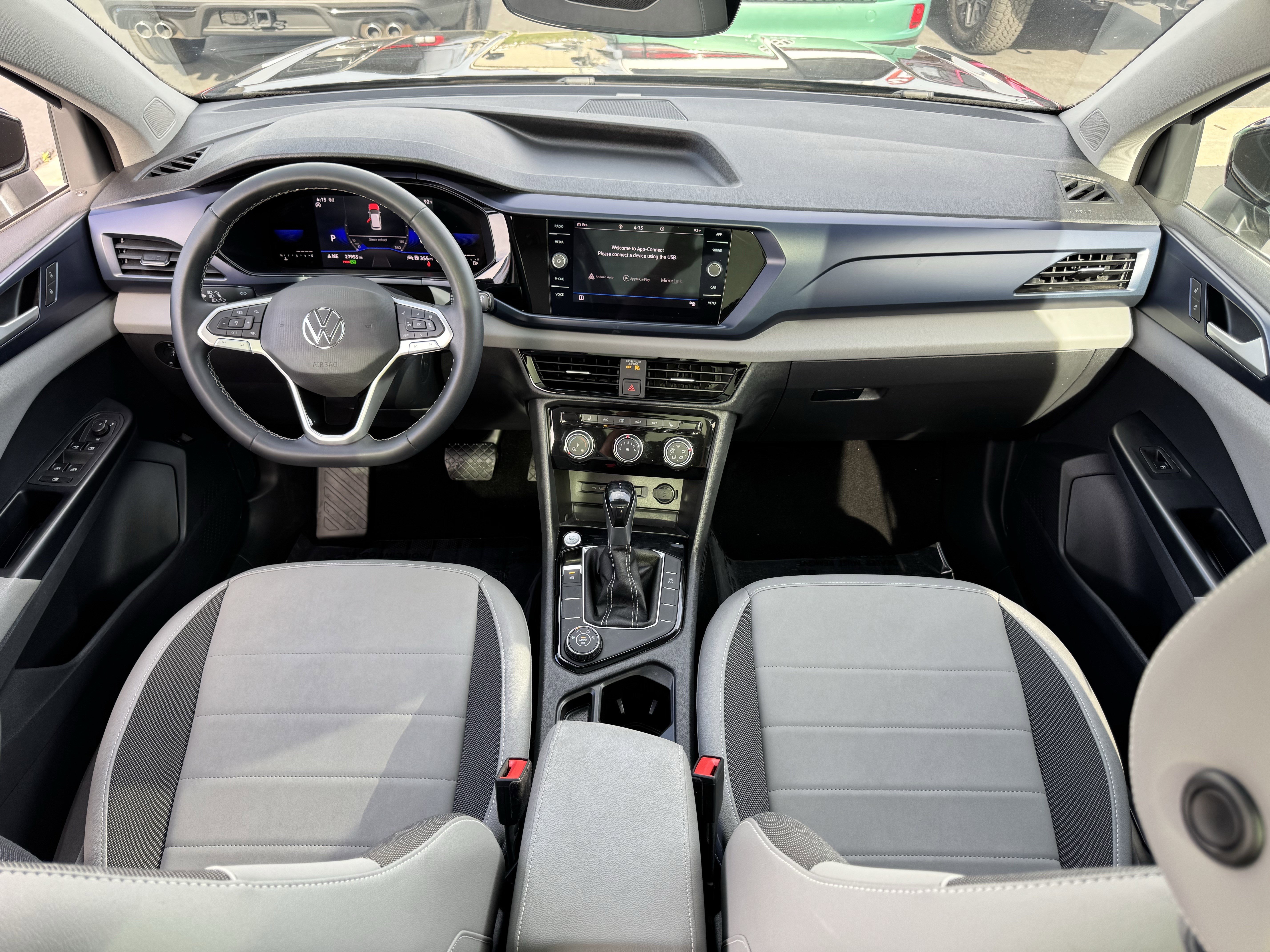 Certified 2023 Volkswagen Taos SE w/ Panoramic Sunroof Package image 33