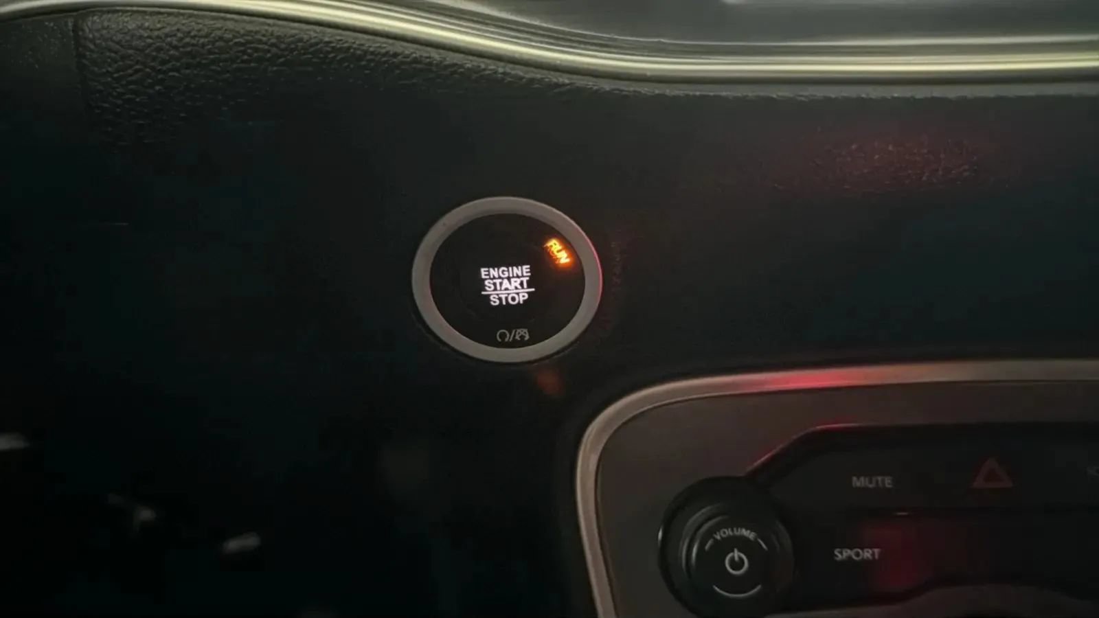 Used 2017 Dodge Challenger SXT RWD image 14