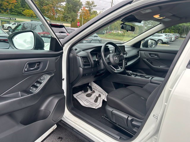 Used 2024 Nissan Rogue S AWD/4WD image 13