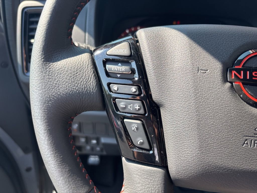 Used 2023 Nissan Frontier PRO-4X w/ Technology Package image 37