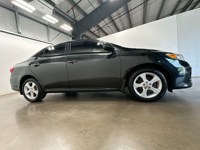 Used 2013 Toyota Corolla LE w/ Premium Pkg FWD image 3