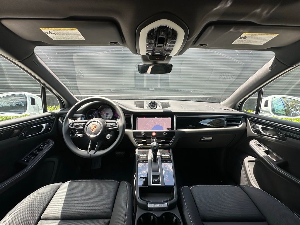 Certified 2025 Porsche Macan S image 33