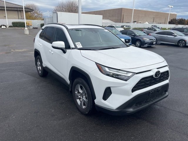 Used 2025 Toyota RAV4 XLE image 3