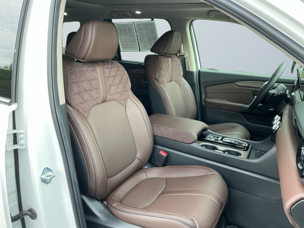 Used 2026 Honda Pilot Elite image 16