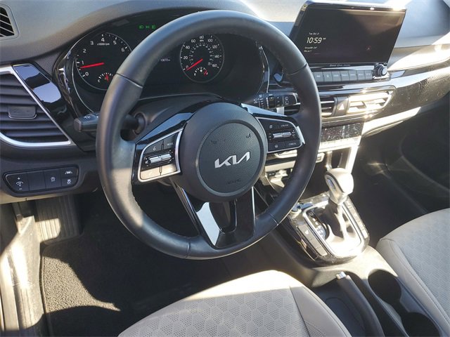 Certified 2023 Kia Seltos EX image 19