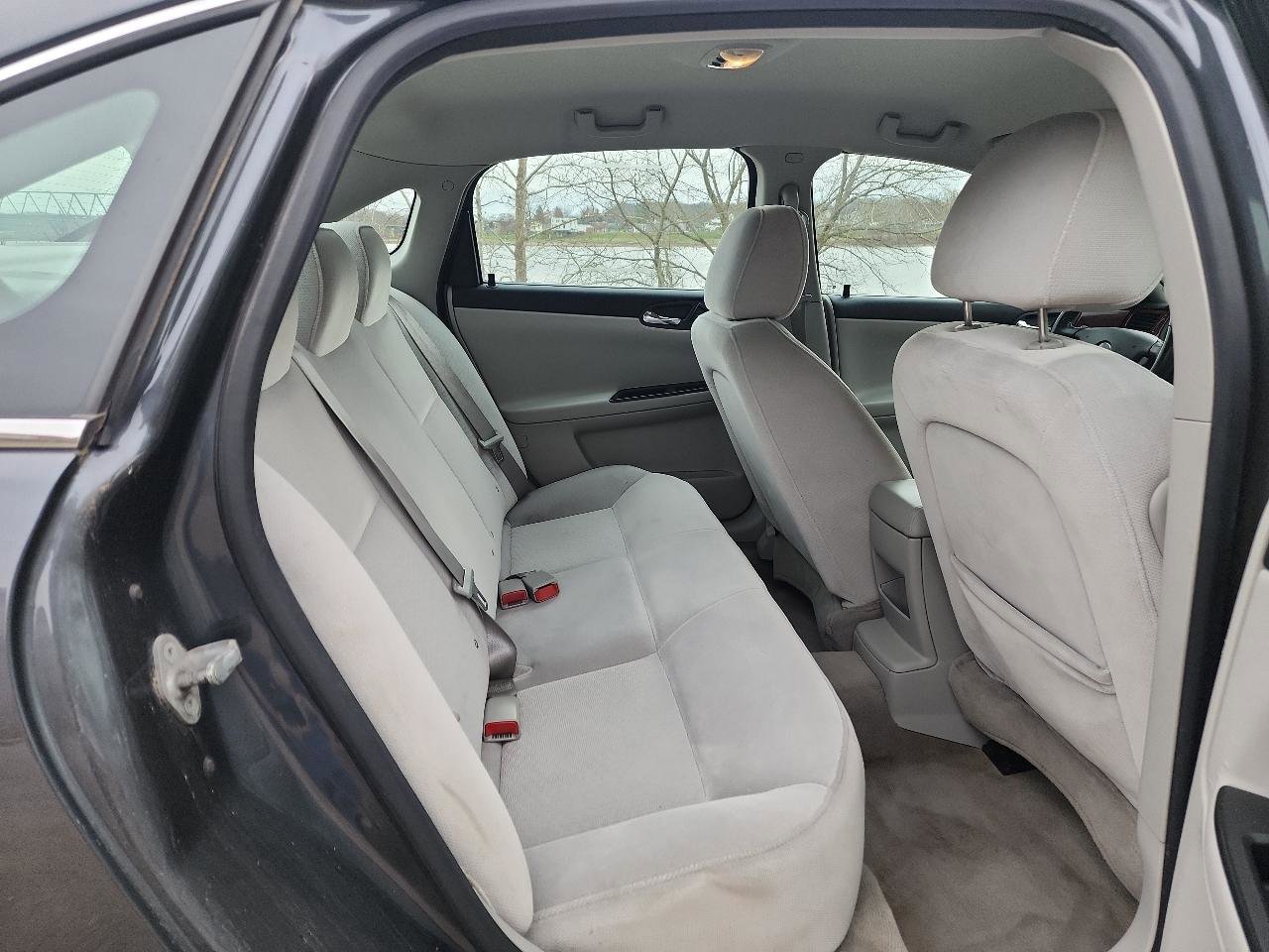 Used 2010 Chevrolet Impala LT FWD image 12