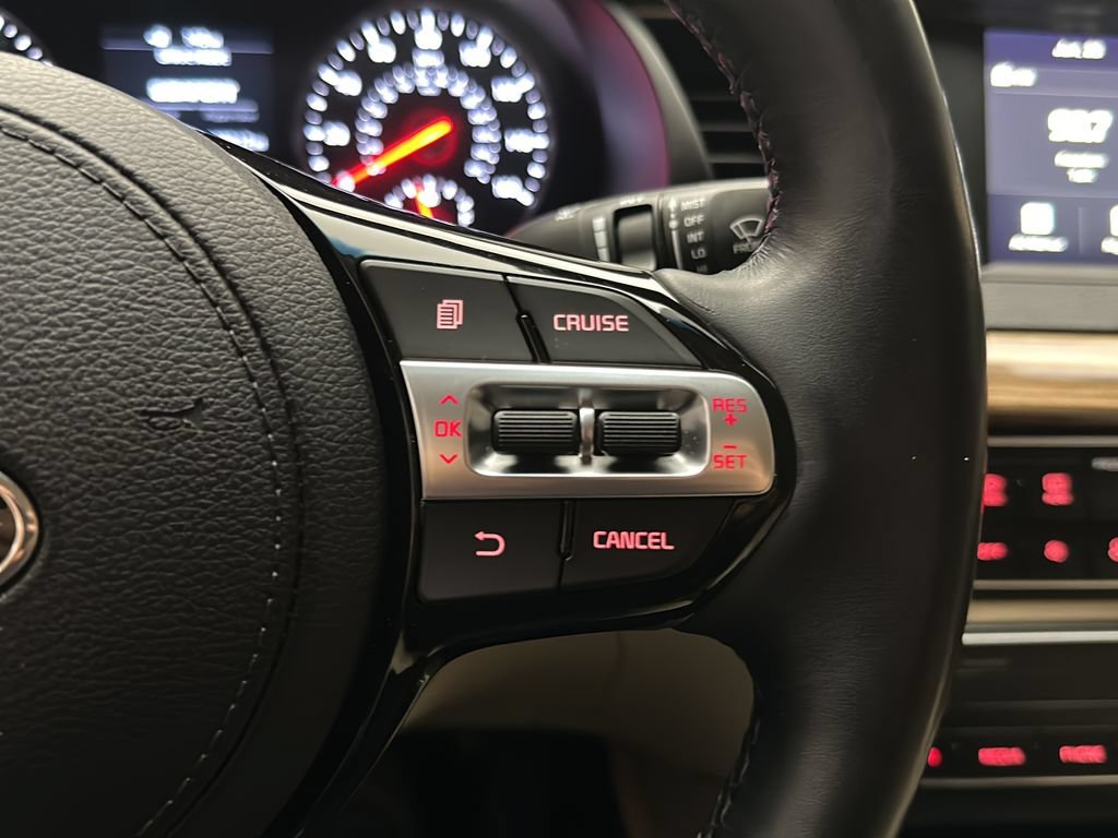 Used 2017 Kia Cadenza Premium FWD image 24