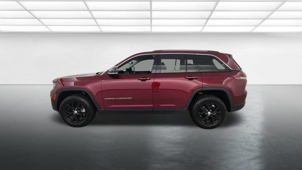 Used 2023 Jeep Grand Cherokee Limited AWD/4WD image 5