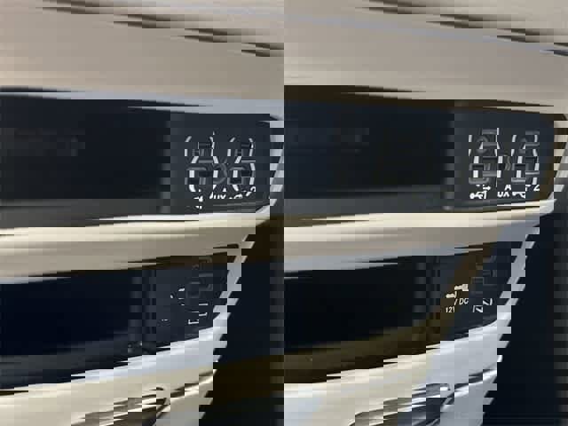 Used 2022 Chrysler Pacifica Touring-L image 25