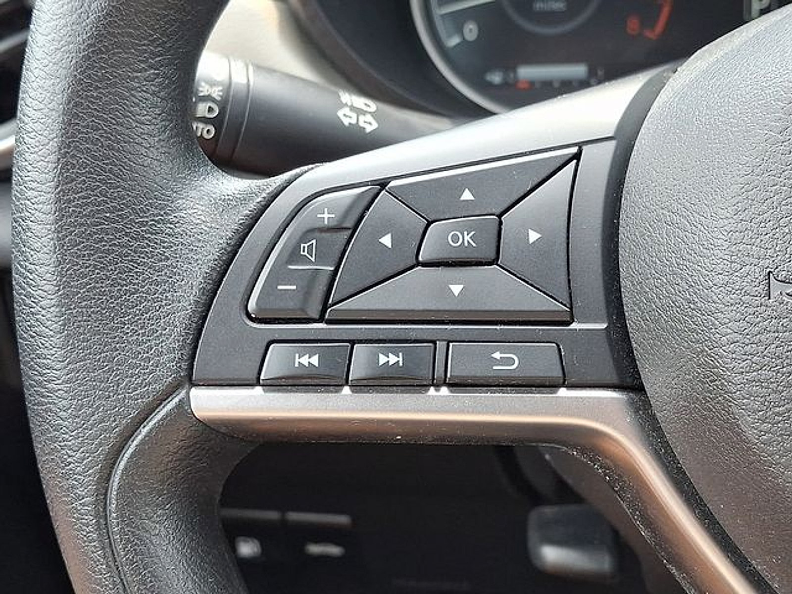 Used 2022 Nissan Versa SV w/ Trunk Package FWD image 21