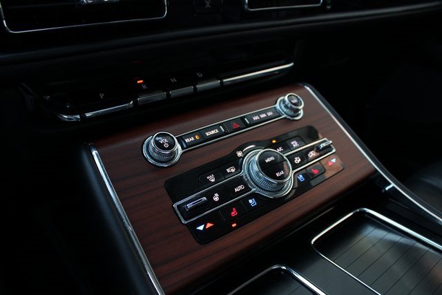 Used 2022 Lincoln Aviator Reserve w/ Equipment Group 201A image 7