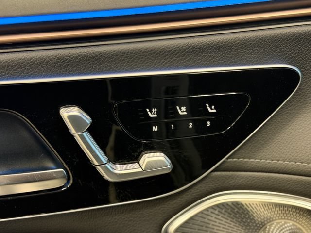 Used 2023 Mercedes-Benz EQS 580 4MATIC SUV image 19